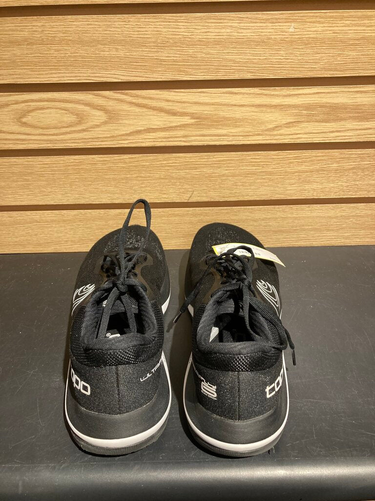 Topo Ultrafly 6, Black, Women's 9.5