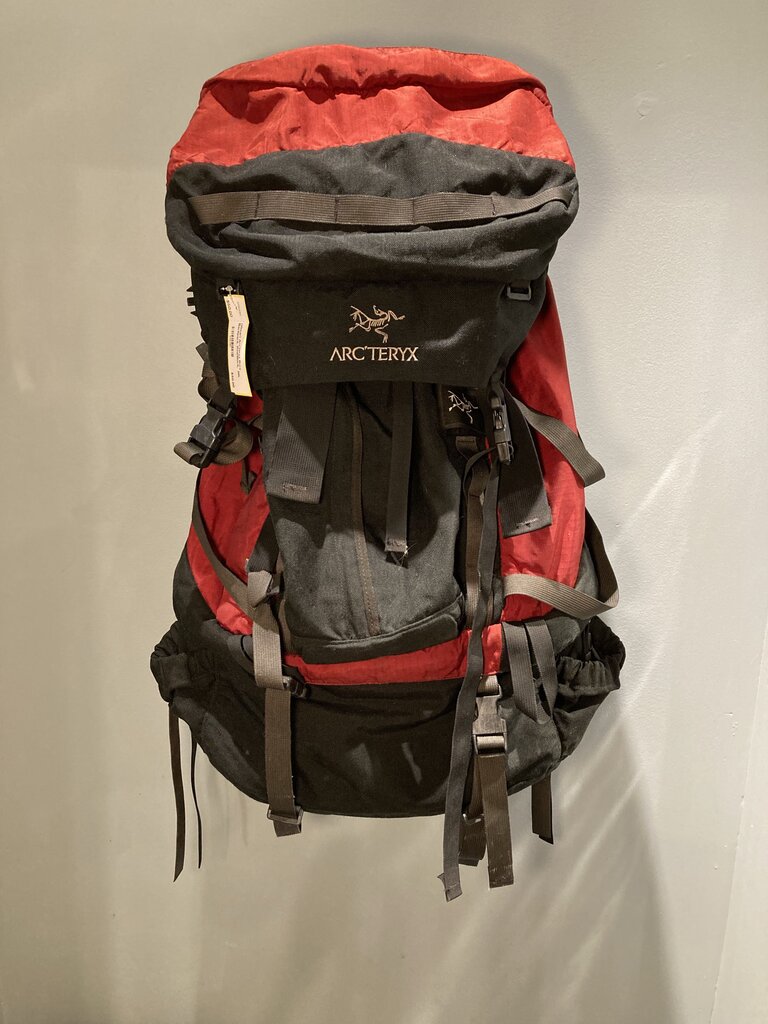 (Wear) Arc'teryx Bora Backpack, Red/Black, 95L Women's Adjustable