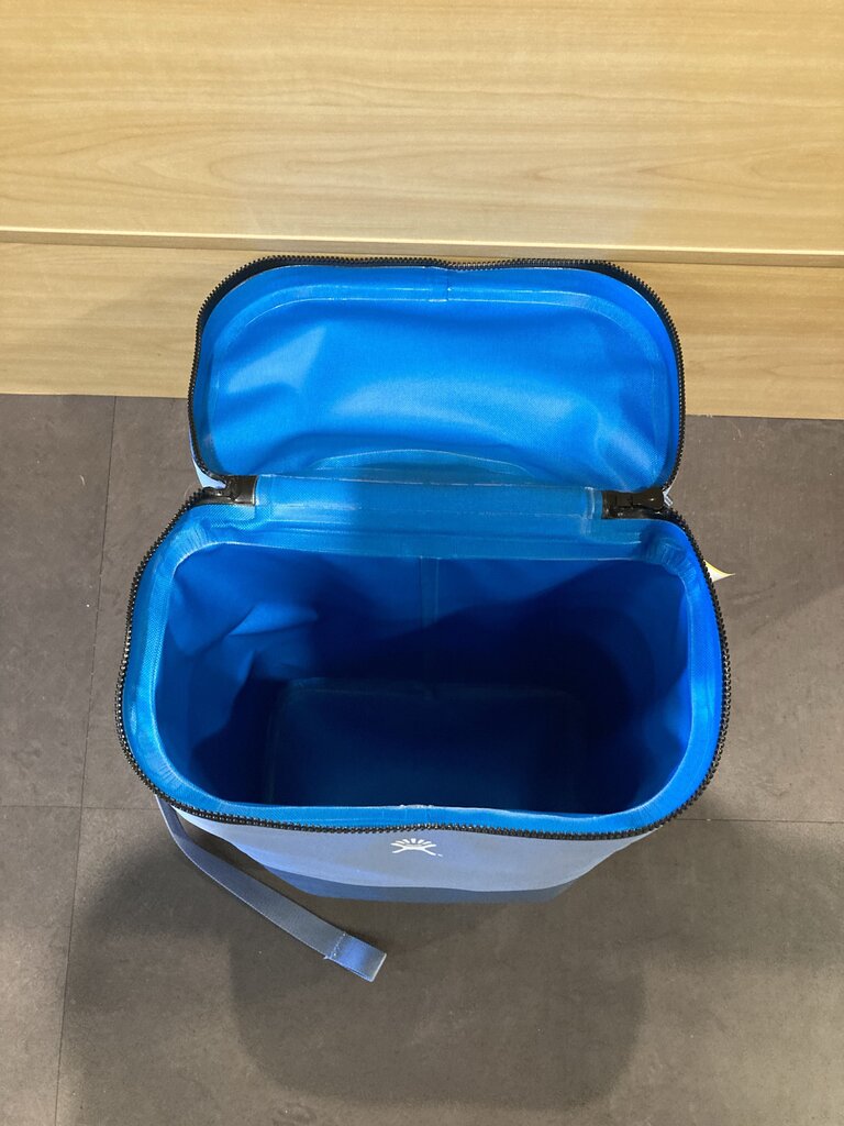 Hydroflask Carryout Backpack, Blue. 22L