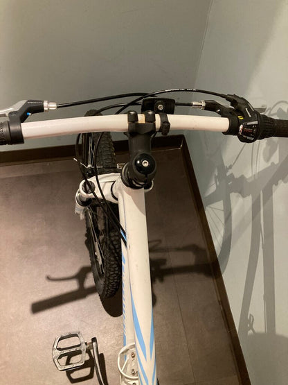 Specialized 2016 Girl's Hotrock MTB, White, 24"