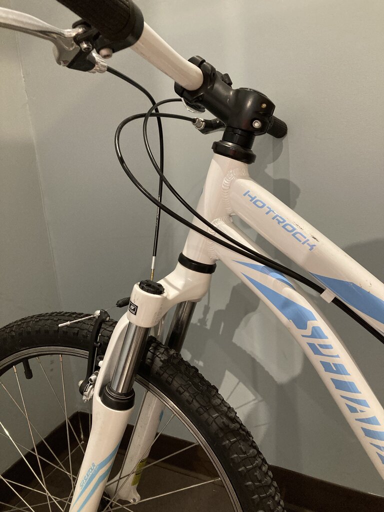 Specialized 2016 Girl's Hotrock MTB, White, 24"