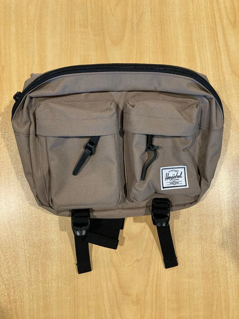 (NWT) Herschel Eighteen Hip Pack, Brown