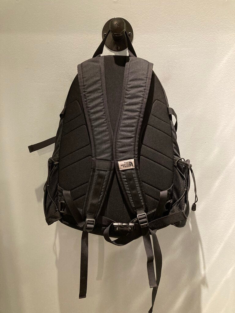 The North Face Slingshot Backpack, Black, 30L
