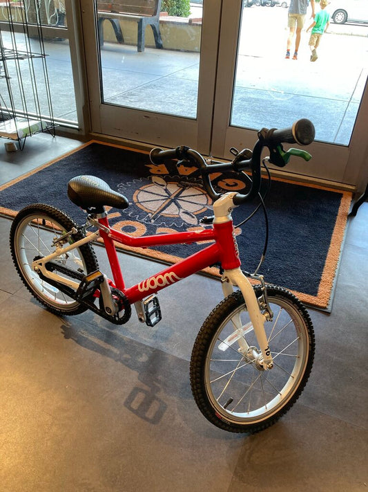 (Needs Brakes TLC) Woom 3, Red/White, 16"