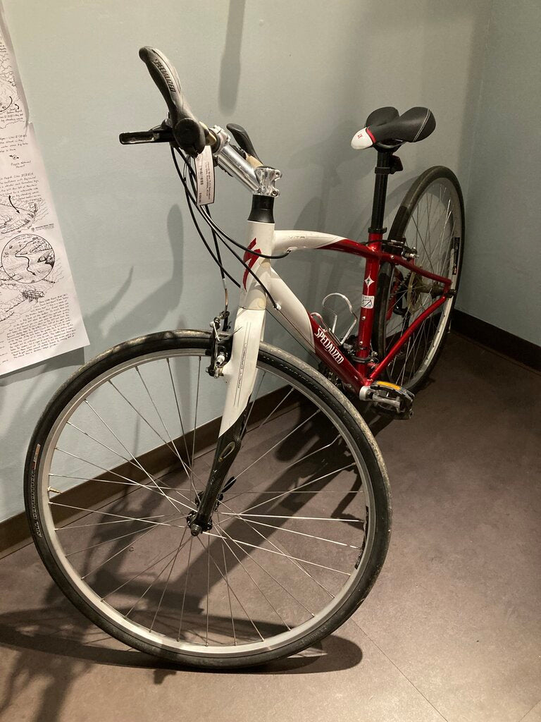 (Needs Brake TLC) Specialized Vita Elite, Red/White, 47cm Frame, 700c Wheel