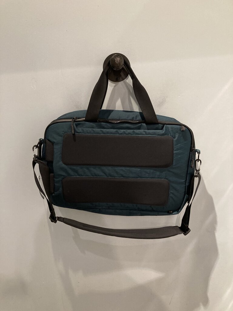 Topo Global Pro 3 Way Briefcase, Green, 20L (Sample)