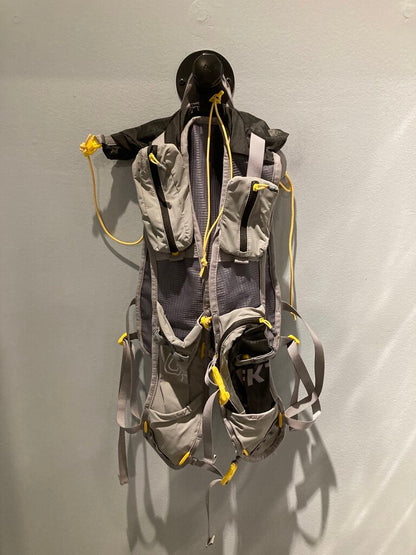 Ultimate Direction FKT Running Pack, Grey/Yellow/Black, 18L, S/M