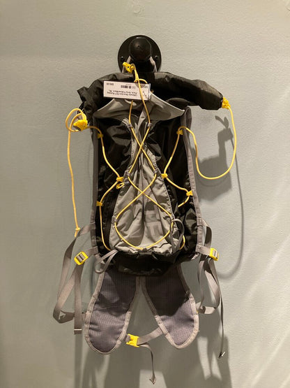 Ultimate Direction FKT Running Pack, Grey/Yellow/Black, 18L, S/M