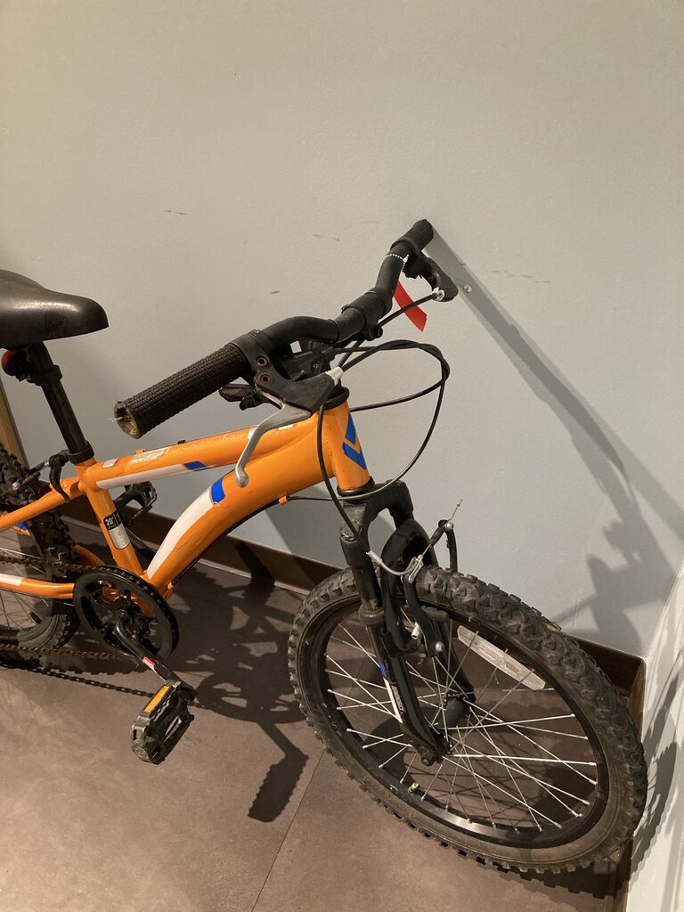 Diamondback Cobra 20 MTB, Orange, 20" Wheels