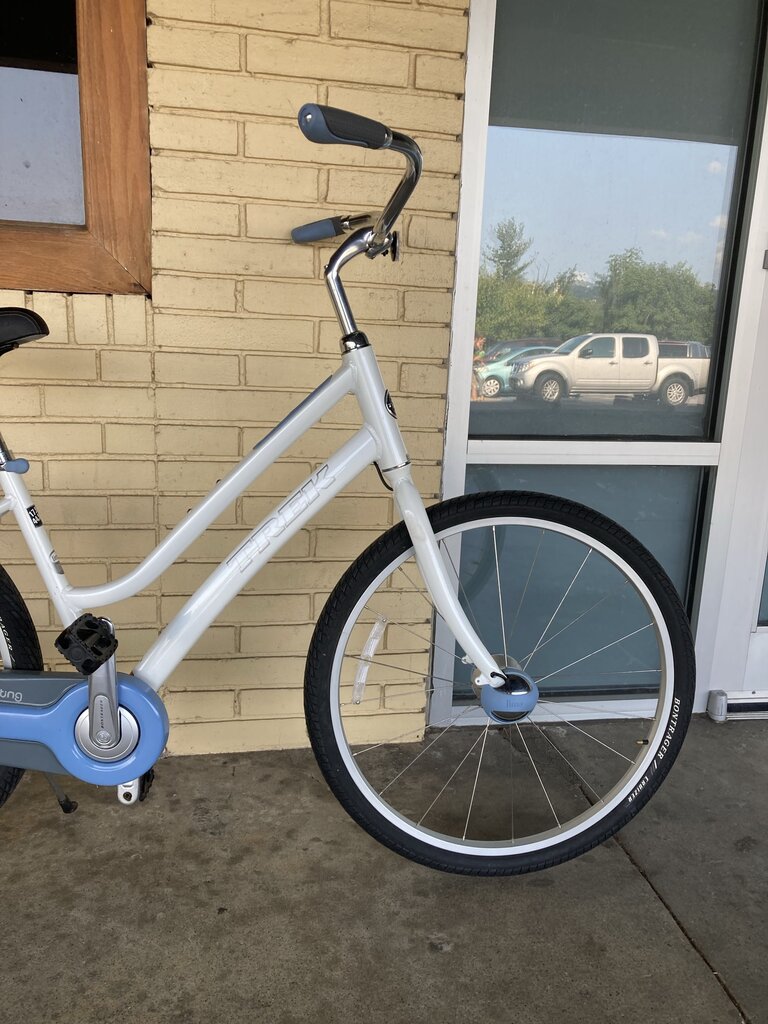 Trek Lime Lite Hybrid Bike, White, 26"wheels/17.5"frame