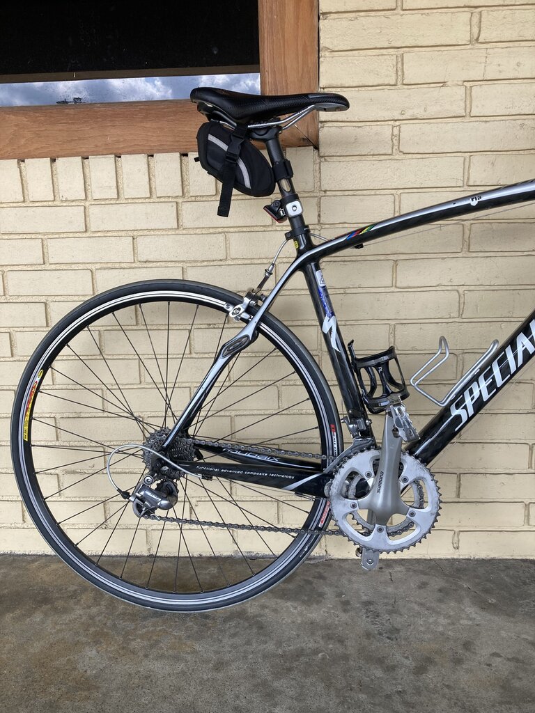 2010 Specialized Roubaix Road Bike, Black, 700c Wheels/L Frame