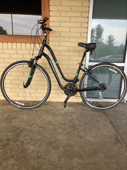 Trek Verve 3 Hybrid Bike, Black, 700c/16"
