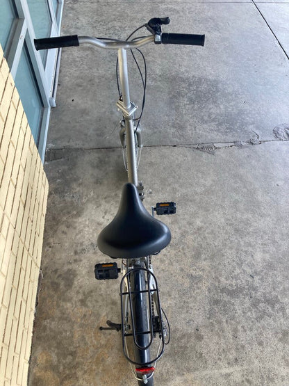 2010 Adventurer Folding Bike, Grey, 20in Wheels/15in Frame