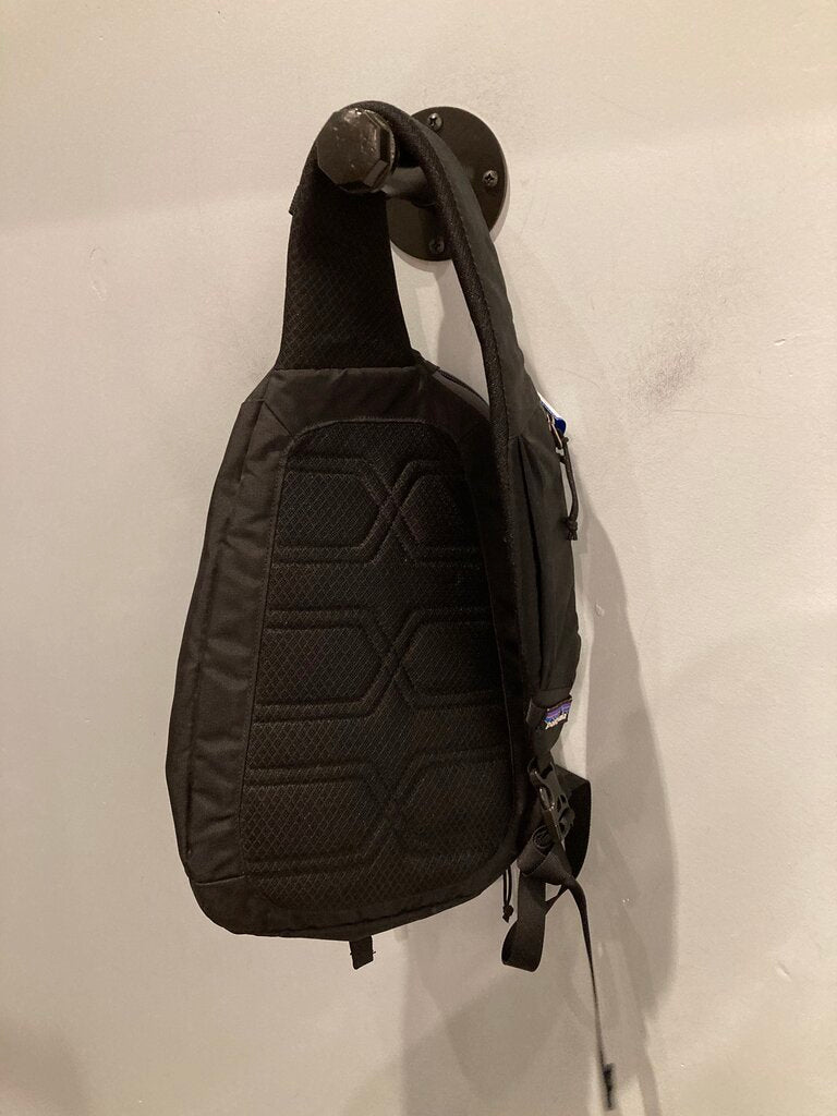 Patagonia Atom 8L, Black