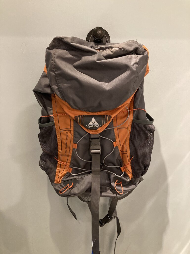 Vaude Cross UL Comfort 35 Backpack, Orange/Grey