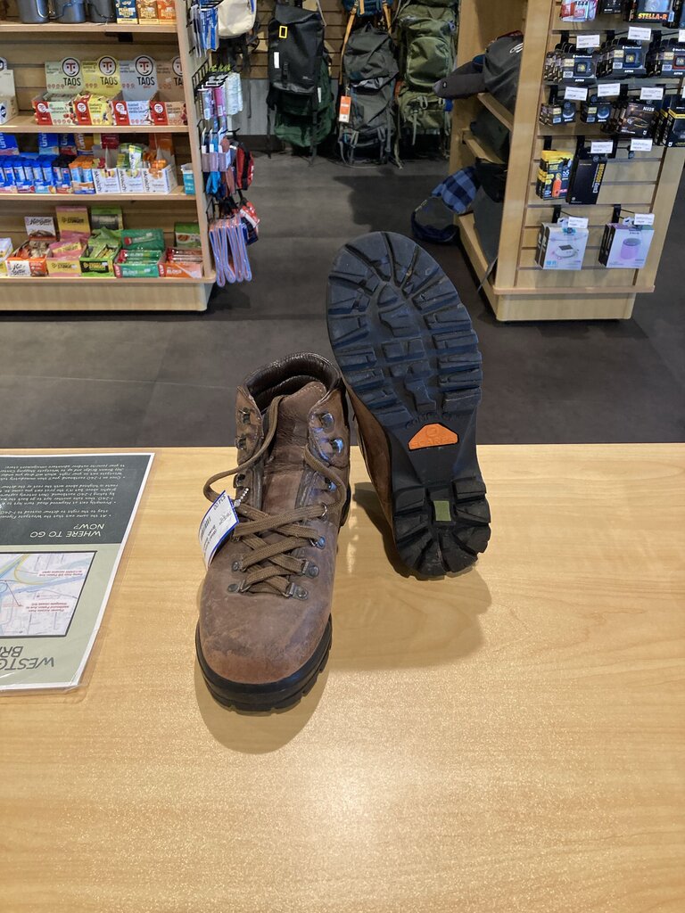 (Wear) Scarpa Hiking Boots, Brown, Women's 7