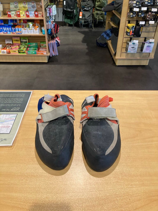 Butora Arco Climbing Shoe, Black/Red, Women's 8?