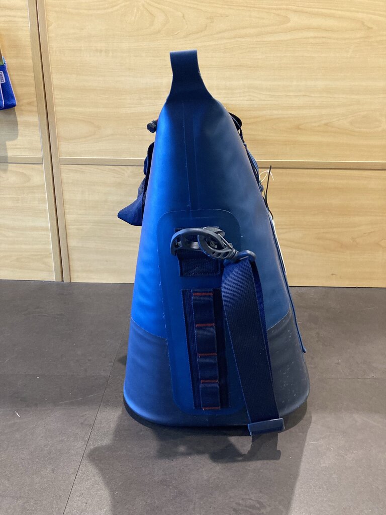 Moosejaw Chilladilla 42 Can Soft Cooler Tote, Blue