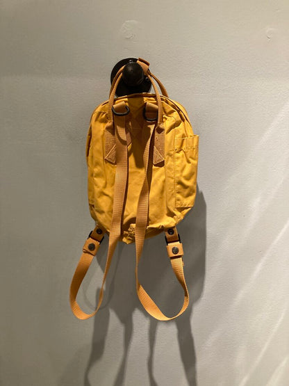 (Stains) Fjallraven Kanken Mini, Yellow, OS
