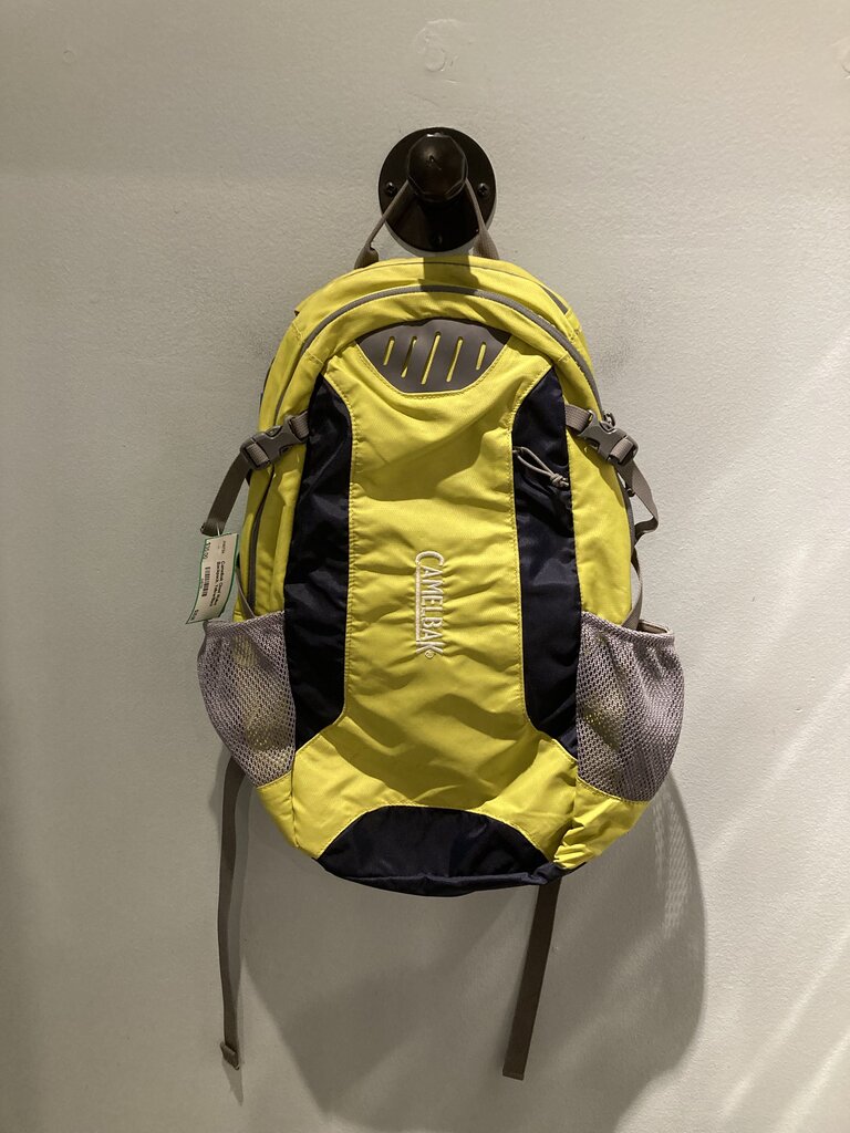 Camelbak Cloud Walker Backpack, Yellow/Black