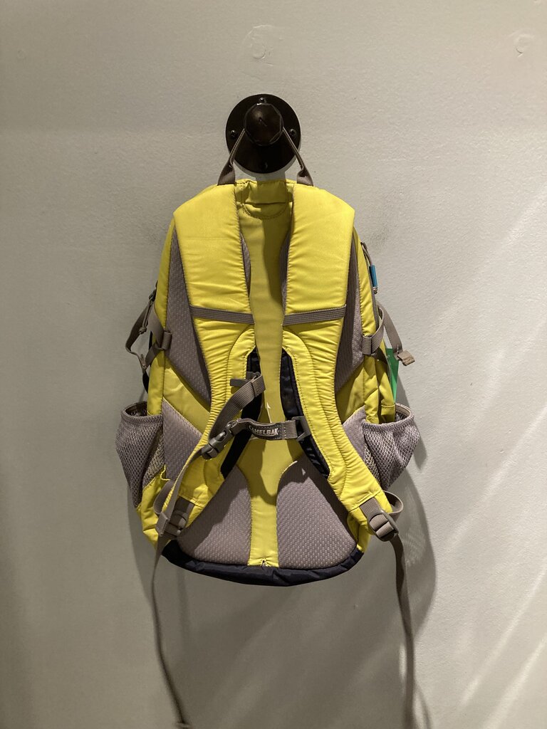 Camelbak Cloud Walker Backpack, Yellow/Black