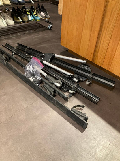 Thule Cross Bars w/ Dual Bike Roof Racks Set