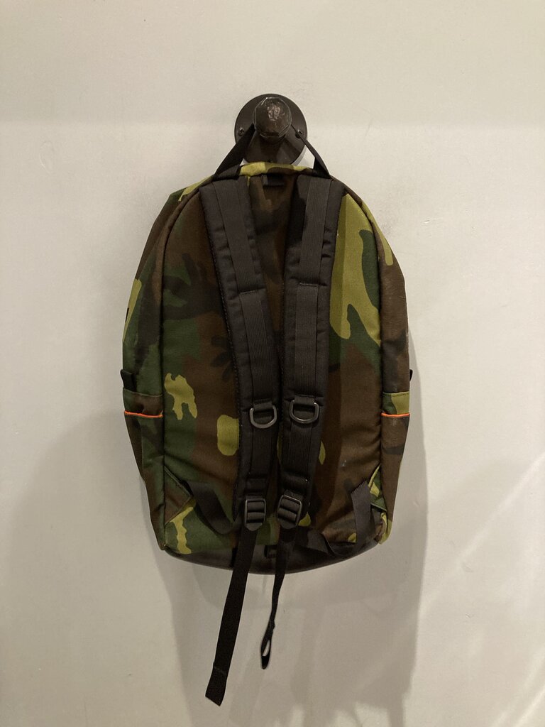 Topo Designs Daypack Leather, Camo/Black, 21L (Sample)