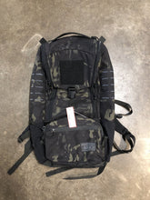 Load image into Gallery viewer, Mystery Ranch Gunfighter 24 SB, Camo/Black