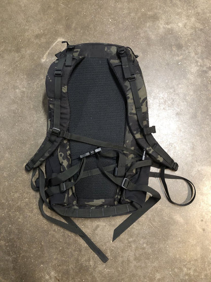 Mystery Ranch Gunfighter 24 SB, Camo/Black